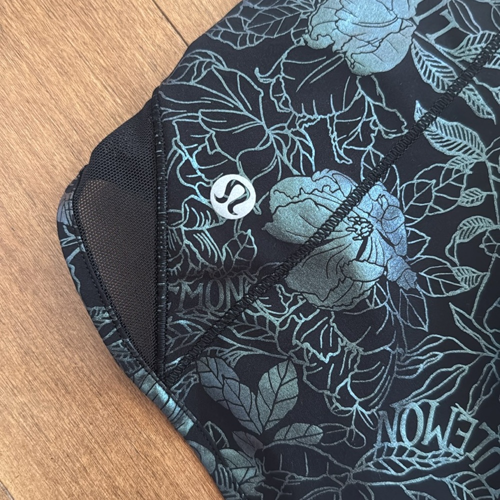Lululemon 🍋 LR 4” Hotty Hot Shorts